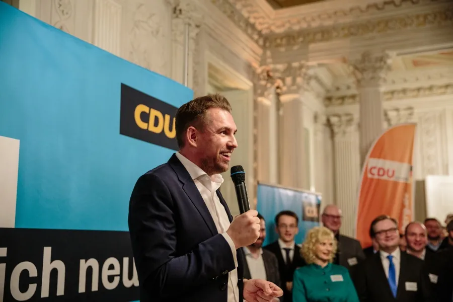 Redner am Mikrofon beim Neujahrsempfang der CDU Lichtenberg